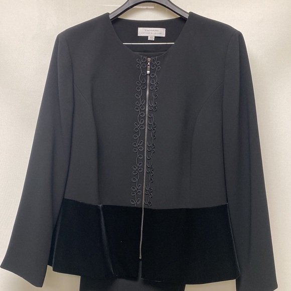 Tahari plus size pantsuit - Picture 3 of 8